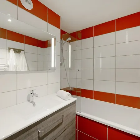 Magnifique Duplex Renove 7 Pieces, Proche Pistes, Sauna, Hammam, Salle De Fitness - Fr-1-181-2341 *